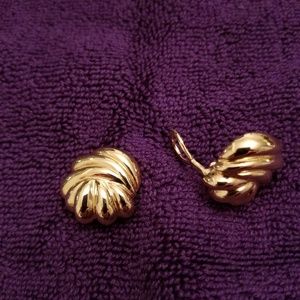 Clip earrings, gold finish